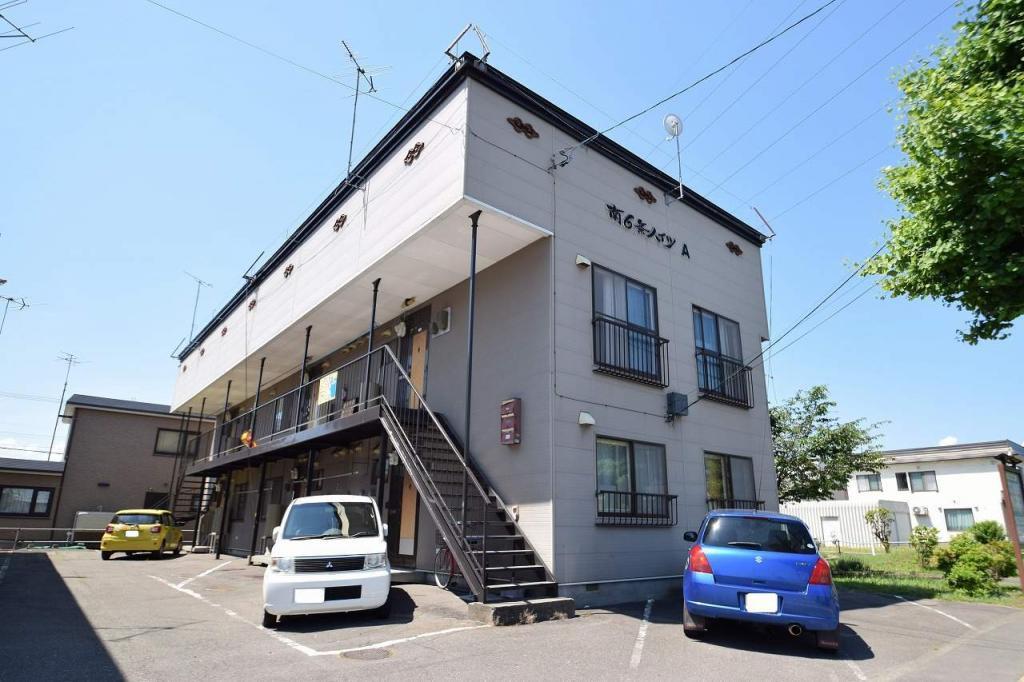 南６条ハイツＡ棟外観