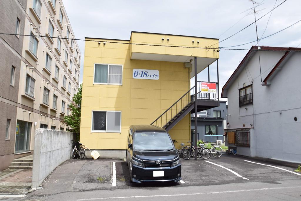 ６・１８ハイツ外観