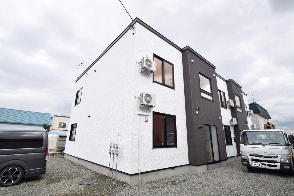 ＬＩＮＡ 北海道富良野市錦町13-30