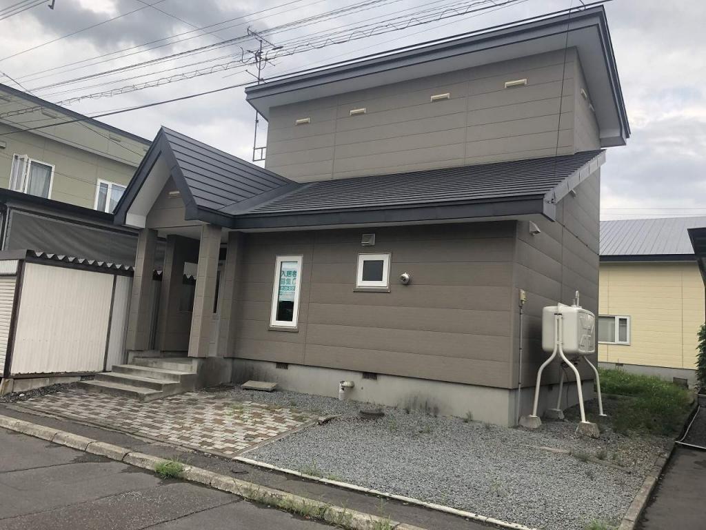 末広東３条５丁目高橋貸家外観
